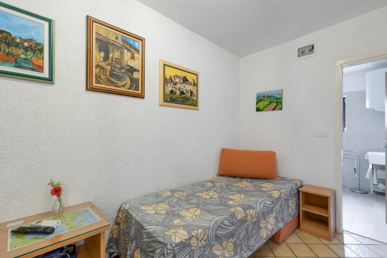 Apartments Ruzica Porec Exterior photo