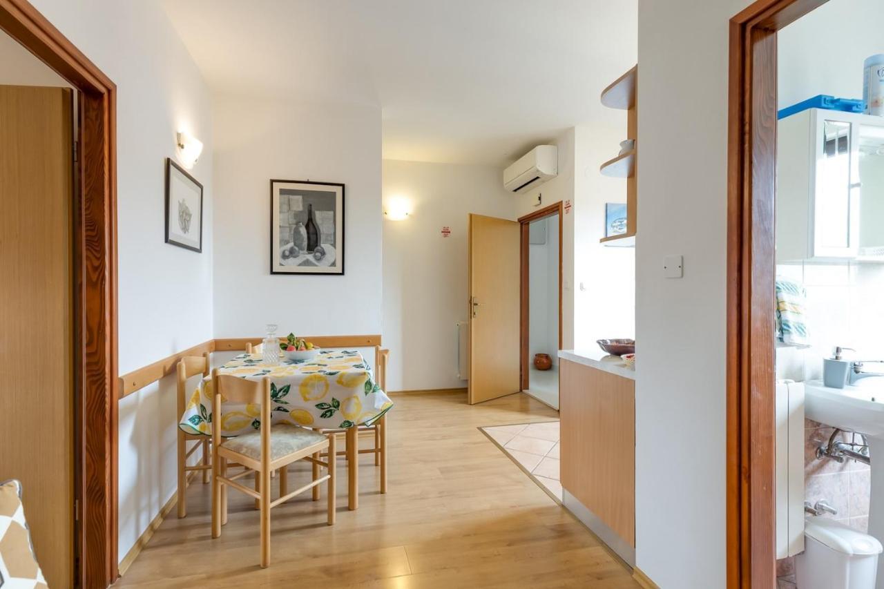 Apartments Ruzica Porec Exterior photo
